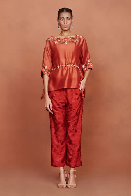 Sue Mue Luha Silk Thread Embroidered Top & Pant Set 