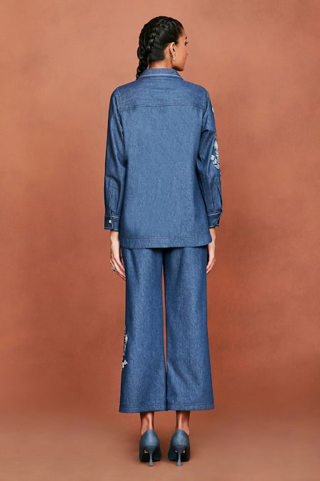 Sue Mue Rii Placed Floral Embroidered Shirt & Pant Set 