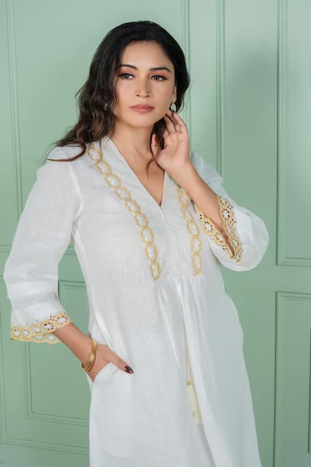Buy Gothilo Off White Linen Lace, Tassels V-neck Lily Kurta And Pant Set Online at Aza Fashions Buy_Gothilo_Off White Linen Lace, Tassels V-neck Lily Kurta And Pant Set _Online_at_Aza_Fashions