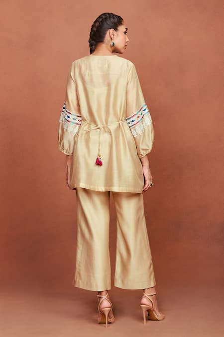 Sue Mue Vee Tie-up Embroidered Top & Pant Set 