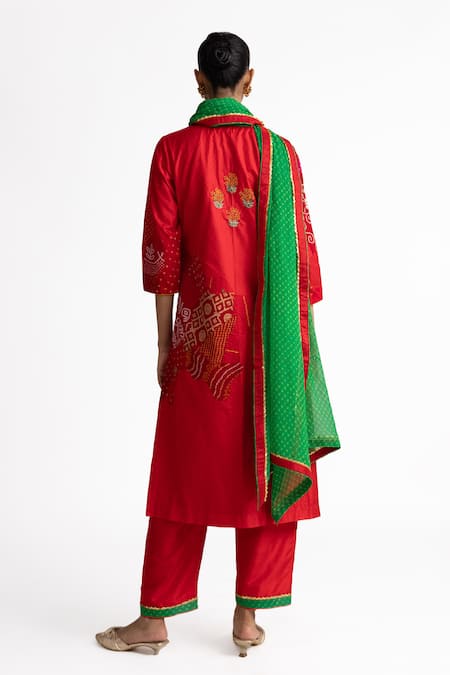Naina Jain Zardozi Embroidered Kurta Set 