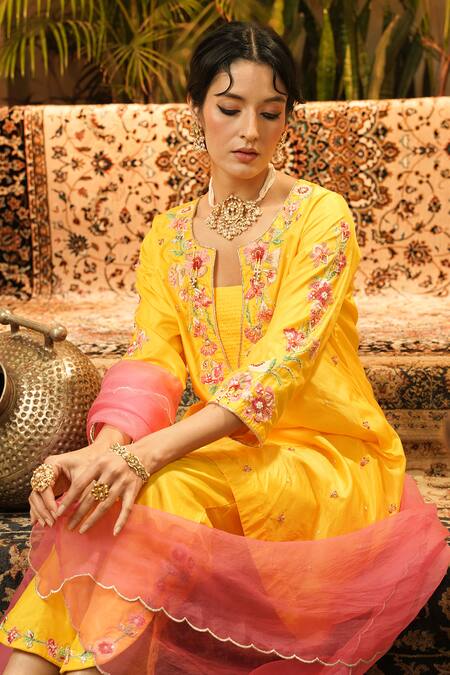 Shop_Surabhi Arya_Yellow Silk, Organza Embroidery, Applique V-neck Hand Kurta Set _Online_at_Aza_Fashions