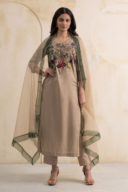 Neelu And Manvi Radha Krishna Embroidered Kurta Pant Set 