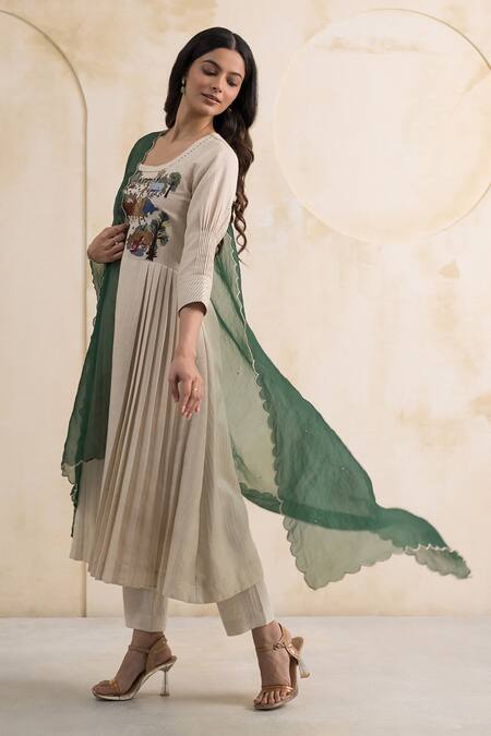 Neelu And Manvi_Off White Cotton, Silk, Organza Embroidery Square Pastoral Thread Kurta Set _at_Aza_Fashions