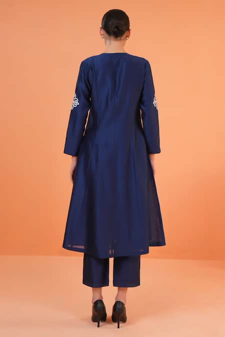 Origani Chanderi Silk Embroidered Kurta & Pant Set 