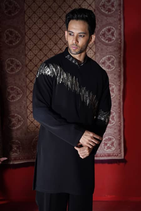 AUGUST by Swati Akash Jhunjhunwala_Black Sequins Work Kurta Set _Online_at_Aza_Fashions