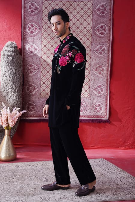 AUGUST by Swati Akash Jhunjhunwala Rose Embroidered Kurta Set 