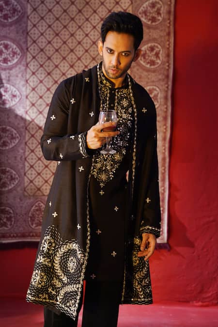 AUGUST by Swati Akash Jhunjhunwala Mirror Embroidered Kurta Set 