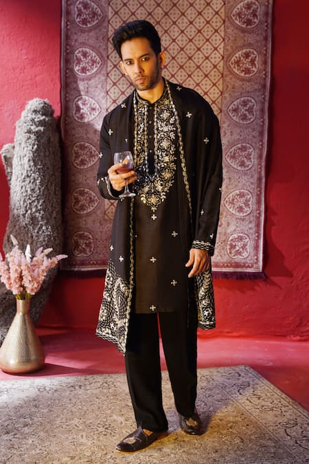 AUGUST by Swati Akash Jhunjhunwala Mirror Embroidered Kurta Set 