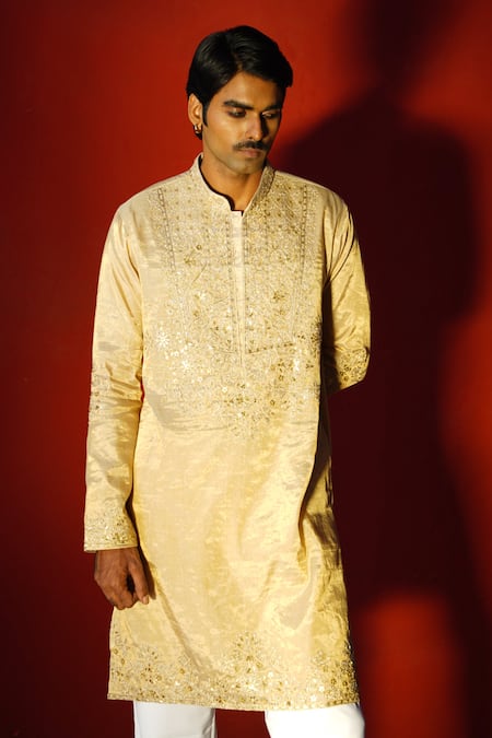 Shop_AUGUST by Swati Akash Jhunjhunwala_Gold Tissue Embroidery Floral Kurta Set _Online_at_Aza_Fashions