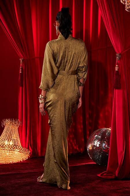 House Of Fett Crush Satin Solid Gown With Belt