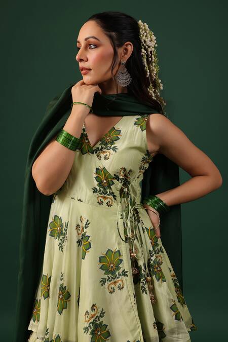 Baaro Masi_Green Bemberg Beads V-neck Printed Kurta Sharara Set _at_Aza_Fashions