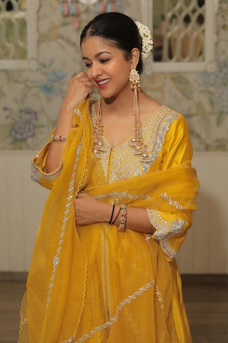 Vinita Bhansali_Yellow , Organza Embroidery V-neck Noorani Anarkali Set _at_Aza_Fashions
