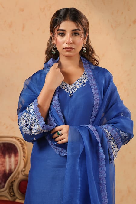 Anshu Wadhwa_Blue Chanderi, Organza Embroidery, Lace V-neck Kurta Set _Online_at_Aza_Fashions