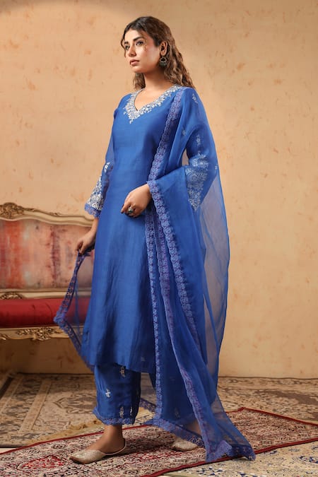 Buy_Anshu Wadhwa_Blue Chanderi, Organza Embroidery, Lace V-neck Kurta Set _Online_at_Aza_Fashions