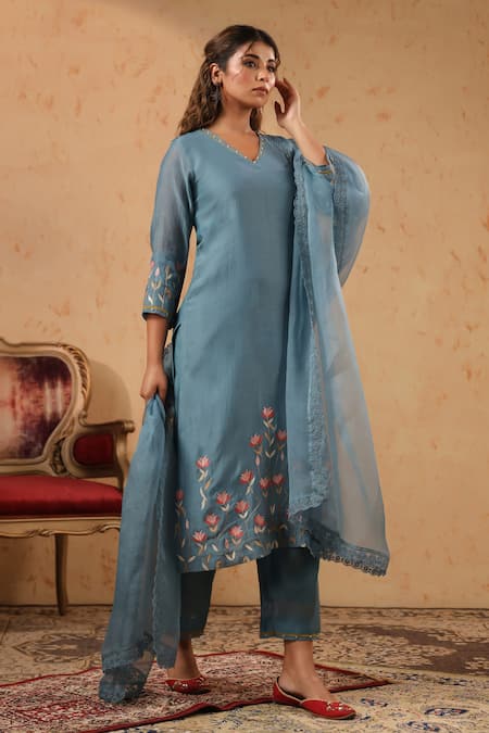Anshu Wadhwa Placement Embroidered Kurta Set 