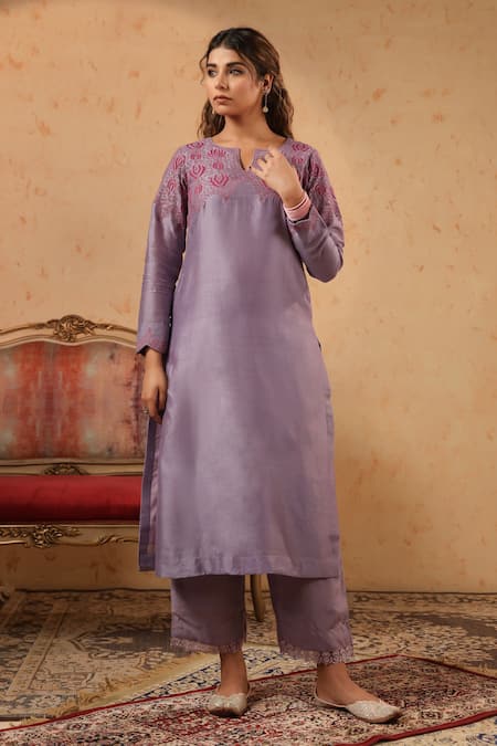 Shop_Anshu Wadhwa_Lilac Chanderi, Organza Embroidery, Lace Split V-neck Floral Kurta Set 