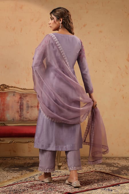 Anshu Wadhwa Floral Embroidered Kurta Set 