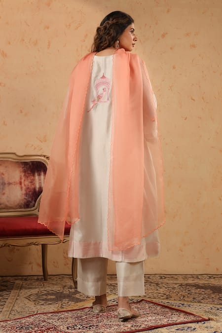 Anshu Wadhwa Gathered Chanderi Embroidered Kurta & Pant Set 