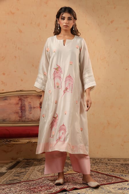 Anshu Wadhwa Resham Embroidered Kurta Set 