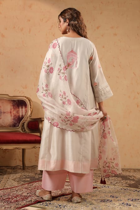 Anshu Wadhwa Resham Embroidered Kurta Set 