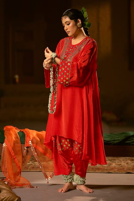 Prahnaaya_Red Crepe, Vegan Silk Applique, Pearls Round Ramani Asymmetric Kurta With Salwar _Online_at_Aza_Fashions