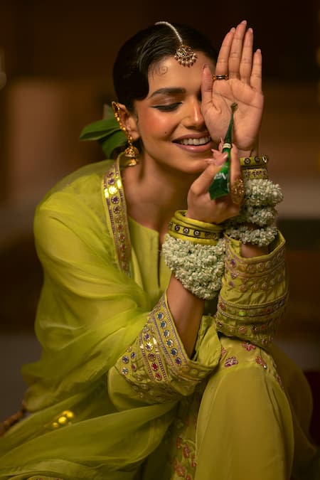 Shop_Prahnaaya_Green Organza Applique, Pearls Split V-neck Veere Embroidered Kurta Set _Online_at_Aza_Fashions