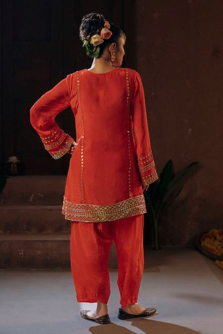 Prahnaaya Ramani Embroidered Kurta & Salwar Set 