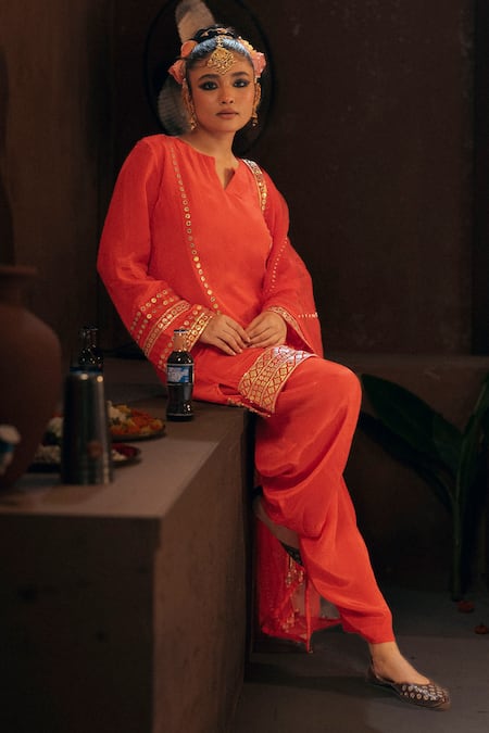 Prahnaaya_Red Crepe, Vegan , , Organza Applique, Ramani Embroidered Kurta Set _Online_at_Aza_Fashions