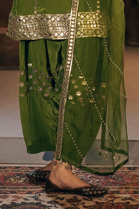 Prahnaaya_Green Vegan , Crepe, Organza Sunira Phool Embroidered Kurta Set _Online_at_Aza_Fashions