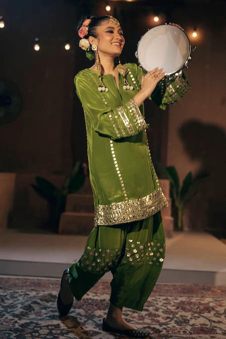 Buy_Prahnaaya_Green Vegan , Crepe, Organza Sunira Phool Embroidered Kurta Set _Online_at_Aza_Fashions