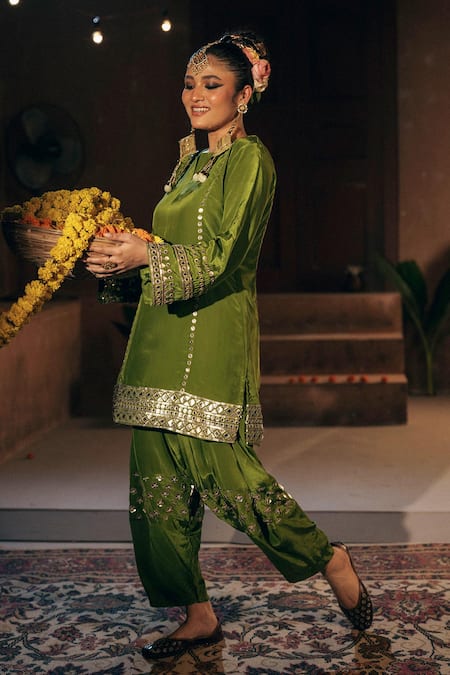 Shop_Prahnaaya_Green Vegan , Crepe, Organza Sunira Phool Embroidered Kurta Set _Online_at_Aza_Fashions