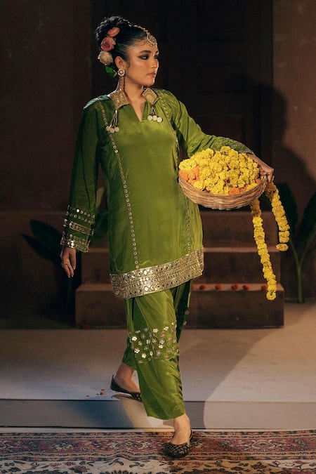 Shop_Prahnaaya_Green Vegan , Crepe, Organza Sunira Phool Embroidered Kurta Set 