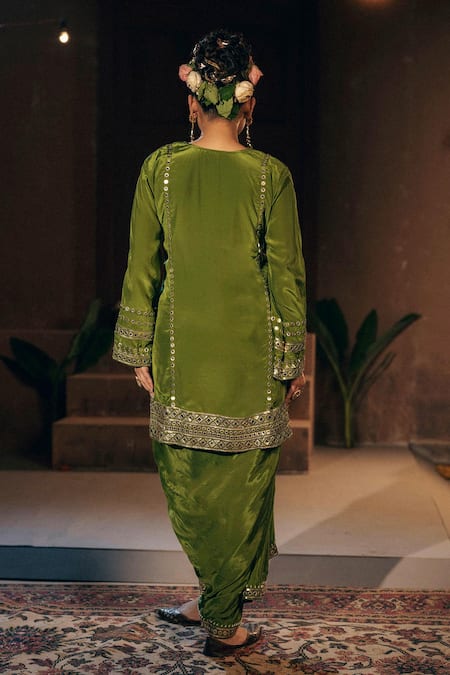 Prahnaaya Sunira Embroidered Kurta & Skirt Set 