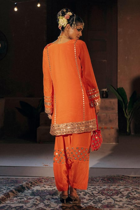 Prahnaaya Mangala Phool Embroidered Kurta & Salwar Set 