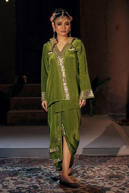 Prahnaaya Sunira Embroidered Jacket Tunic With Skirt 