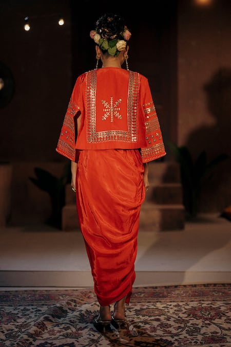 Prahnaaya Ramani Embroidered Cropped Jacket Set 