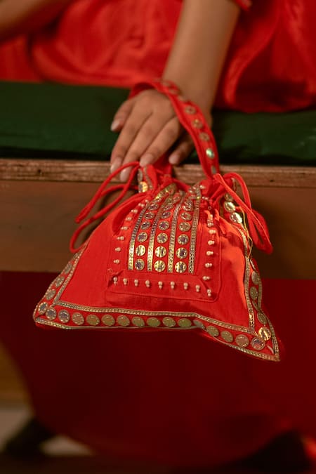 Prahnaaya Ramani Red Chamak Potli 