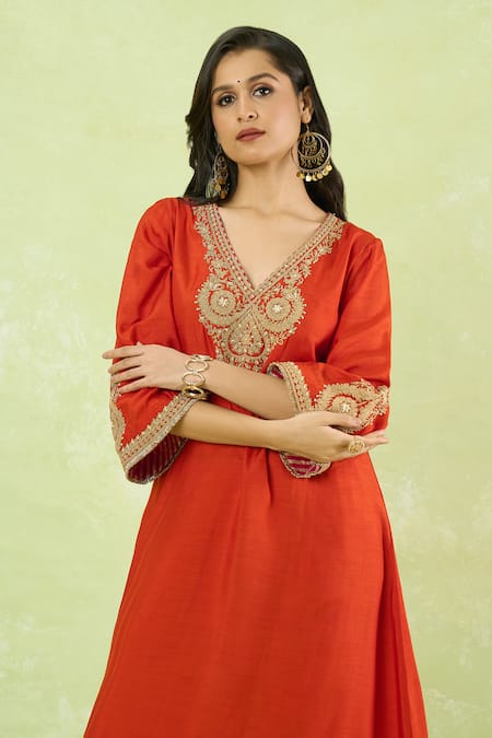 Sheetal Batra_Orange Embroidery, Zari V-neck Kaftan With Salwar _at_Aza_Fashions