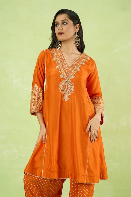 Buy_Sheetal Batra_Orange Embroidery, Zari V-neck Short Kurta With Salwar _Online_at_Aza_Fashions