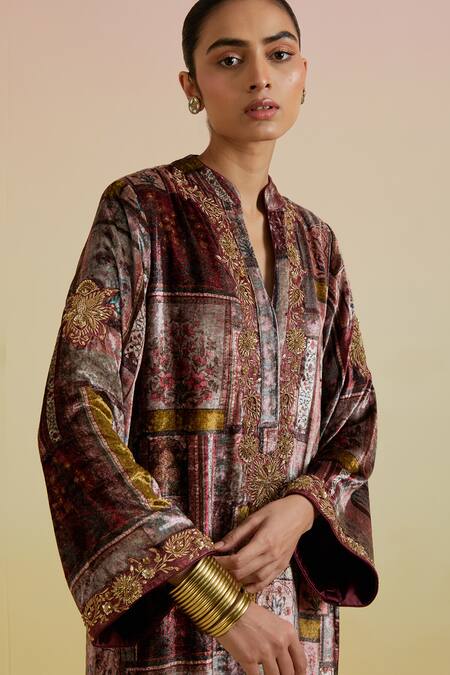 Bunka_Red Velvet Embroidery, Zari Split V-neck, Mandarin Collar Ananya Kaftan Kurta _at_Aza_Fashions