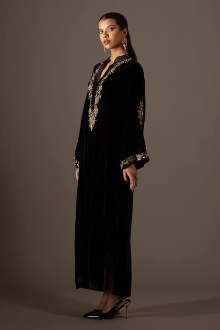 Buy_Bunka_Purple Velvet Embroidery V-neck, Collared Ananya Kaftan Kurta _Online_at_Aza_Fashions