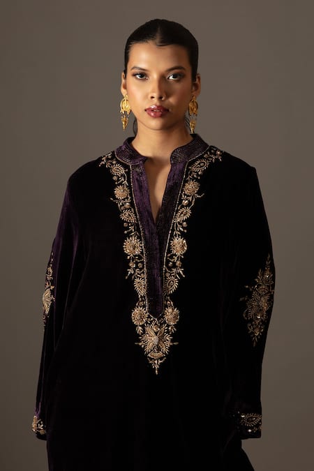 Bunka_Purple Velvet Embroidery V-neck, Collared Ananya Kaftan Kurta _at_Aza_Fashions
