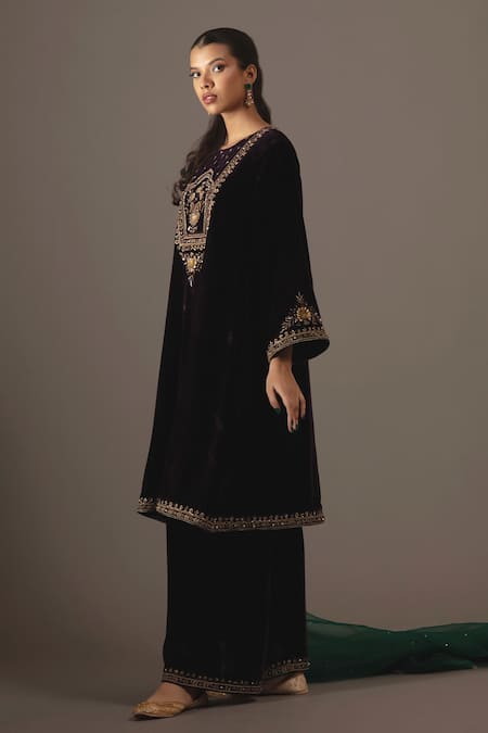 Bunka Naheed Velvet Kurta Set 