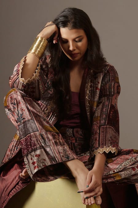 Buy_Bunka_Multi Color Velvet Embroidery V-neck Quilted Jacket 