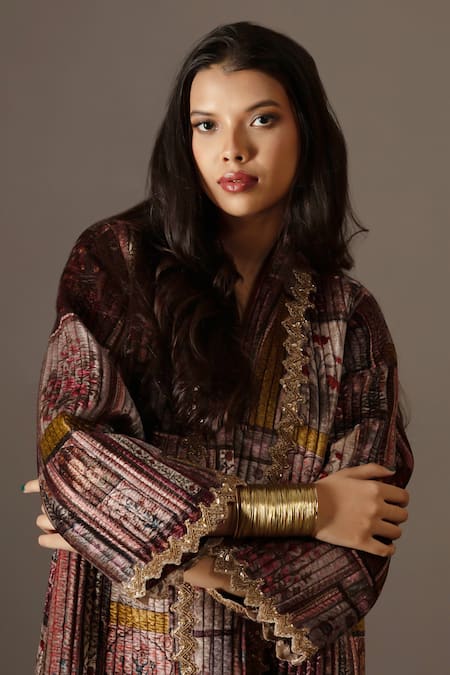 Shop_Bunka_Multi Color Velvet Embroidery V-neck Quilted Jacket 