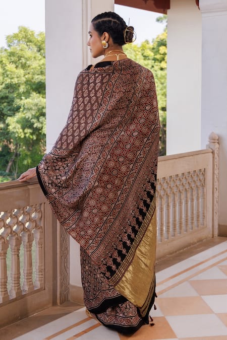Geroo Jaipur Brown Block Print Saree With Unstitched Blouse Piece 