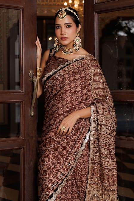 Geroo Jaipur_Beige Modal Sequins, Zari Block Printed Saree With Unstitched Blouse Piece _at_Aza_Fashions