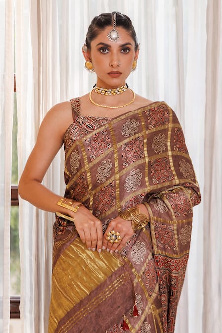 Geroo Jaipur_Brown Modal, Silk Zari Printed Saree With Unstitched Blouse Piece _Online_at_Aza_Fashions