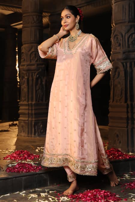 Monk & Mei By Sonia Anand_Blush Tissue, Silk, Shantoon Zari, Embellished Benarasi Kurta And Salwar Set _Online_at_Aza_Fashions